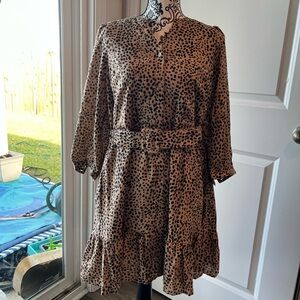 Crown & Ivy Tan and Black dress. Medium. NWT